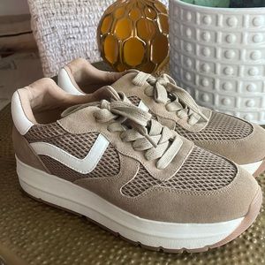 Steve Madden Carlton platform sneaker size 8